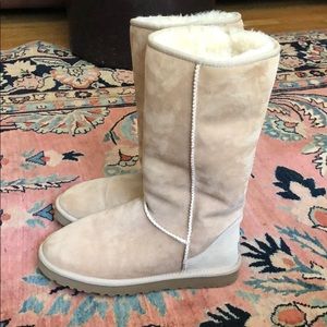 Size 8 Sand Uggs